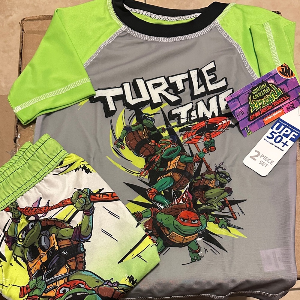 Nickelodeon Teenage Mutant Ninja Turtles Lime Green & Gray Rashguard Swim Set